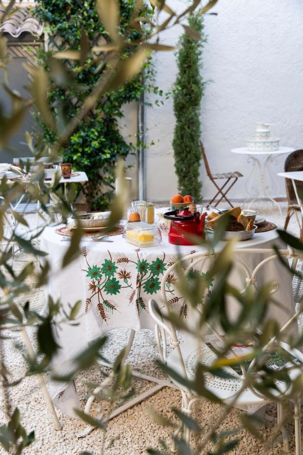 La Perroya Hotel Visan Екстериор снимка