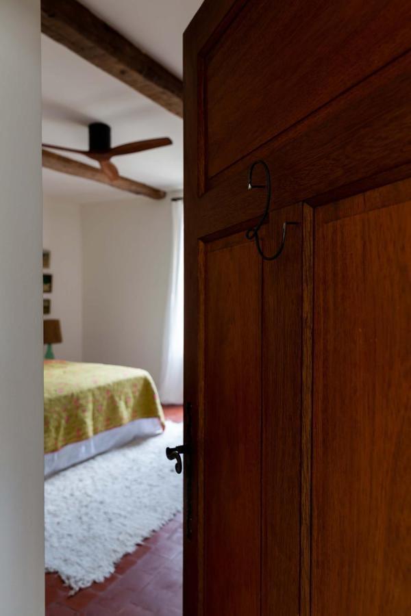 La Perroya Hotel Visan Екстериор снимка