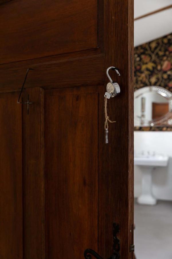 La Perroya Hotel Visan Екстериор снимка