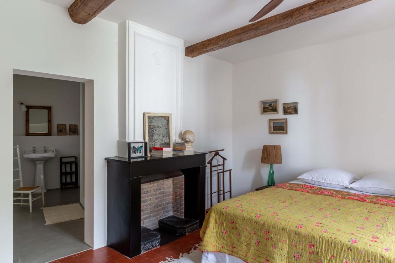 La Perroya Hotel Visan Екстериор снимка