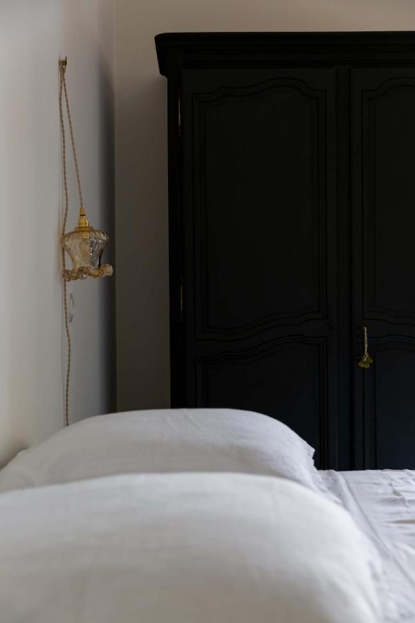 La Perroya Hotel Visan Екстериор снимка