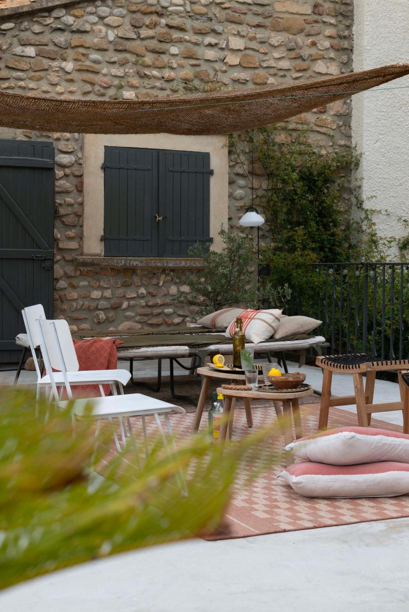 La Perroya Hotel Visan Екстериор снимка